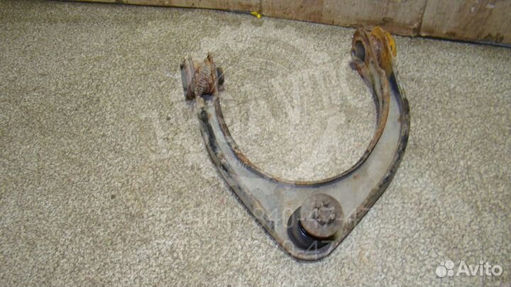 Рычаг передний верхний левый Lexus IS (XE20)