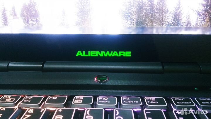 Игровой ноутбук Dell Alienware m17x