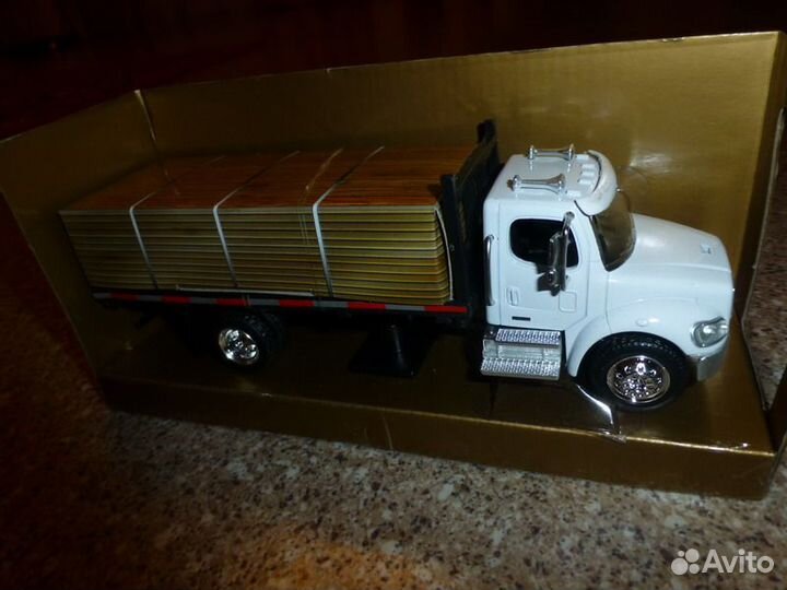 Freightliner Business class M2, NewRay