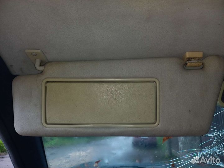 Солнцезащитный козырек