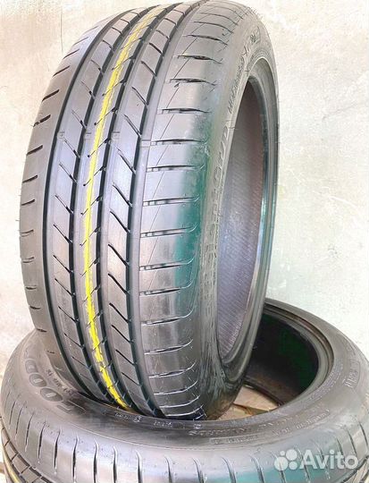 Goodyear EfficientGrip 235/45 R19 95V