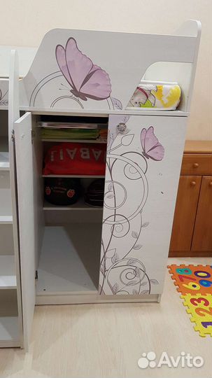 Детская кровать чердак со столом и шкафом