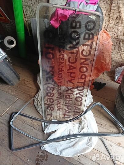 Заднее стекло нива