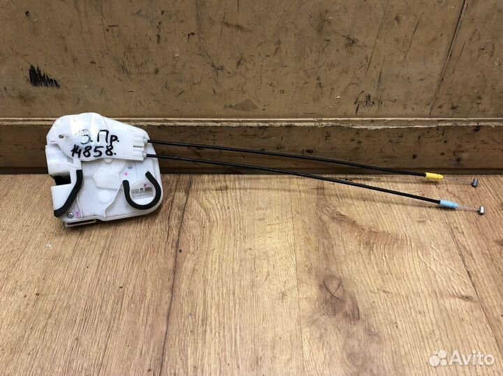 Замок двери задней правой Mitsubishi Asx 2010+