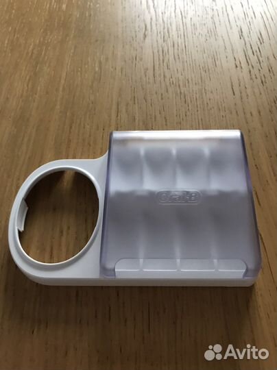 Зарядка Oral b с футляром для насадок