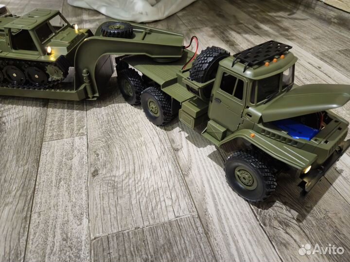 Машинка на радиоуправлении большая