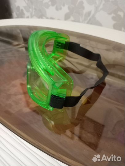 Защитные очки