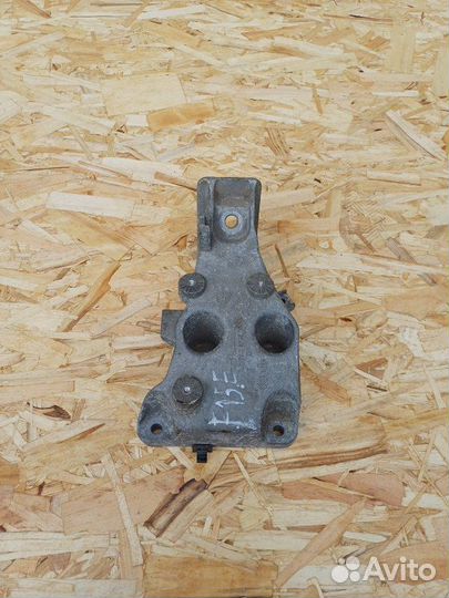 Кронштейн двигателя левый Bmw X5 F15 N20B20 2017