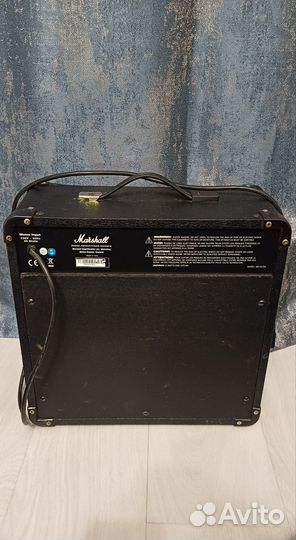 Комбоусилитель Marshall MG15CDR и электрогитара