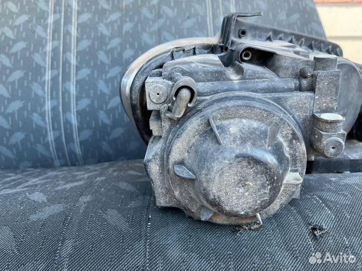 Фары главного света Фольксваген Тауран