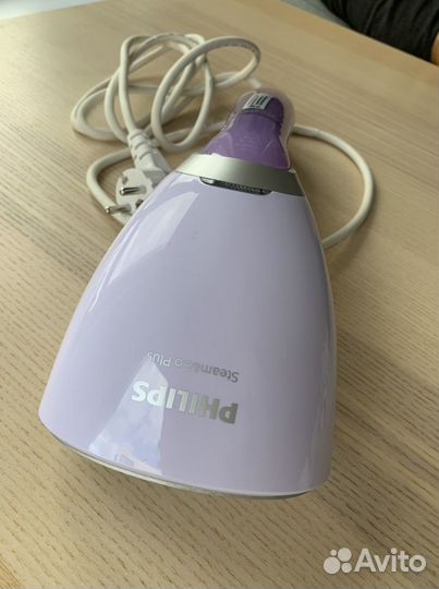 Отпариватель для одежды Philips Steam & go