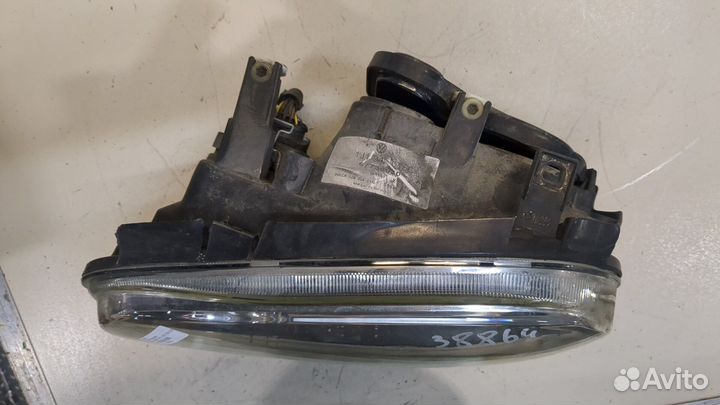 Фара (передняя) Volkswagen Golf 4, 2000