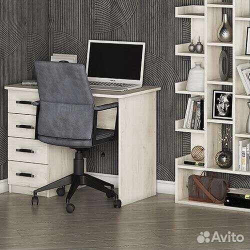 Письменный стол