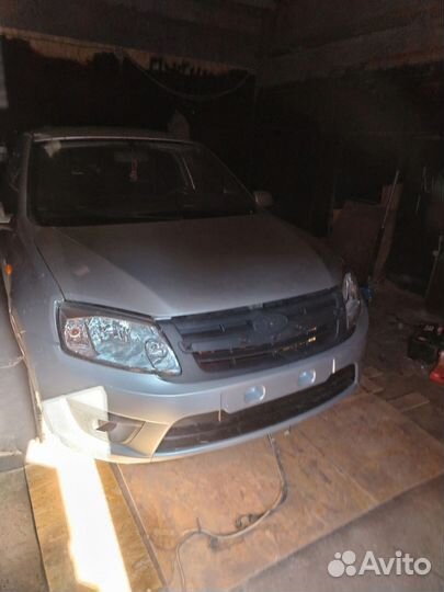 LADA Granta 1.6 МТ, 2012, битый, 200 000 км