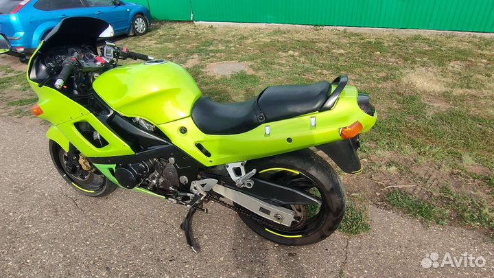 Kawasaki zzr 400 2
