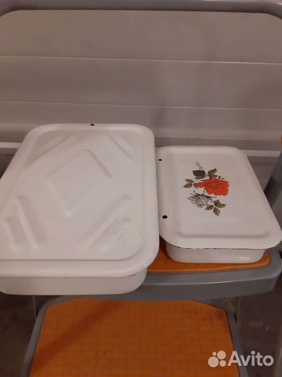 Форма для холодца большая и поменьше