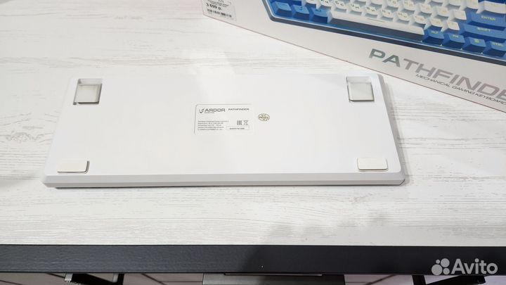 Игровая механическая клавиатура белая