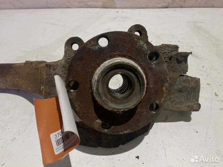 Кулак поворотный передний левый Volkswagen Passat