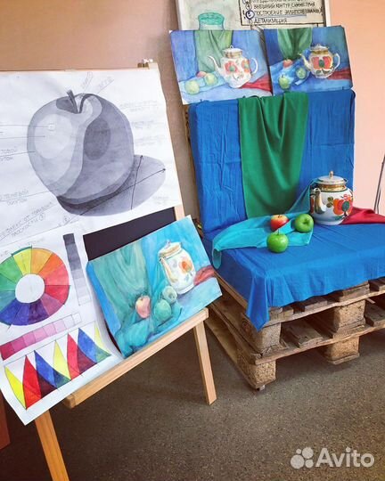 Преподаватель рисунка и живописи