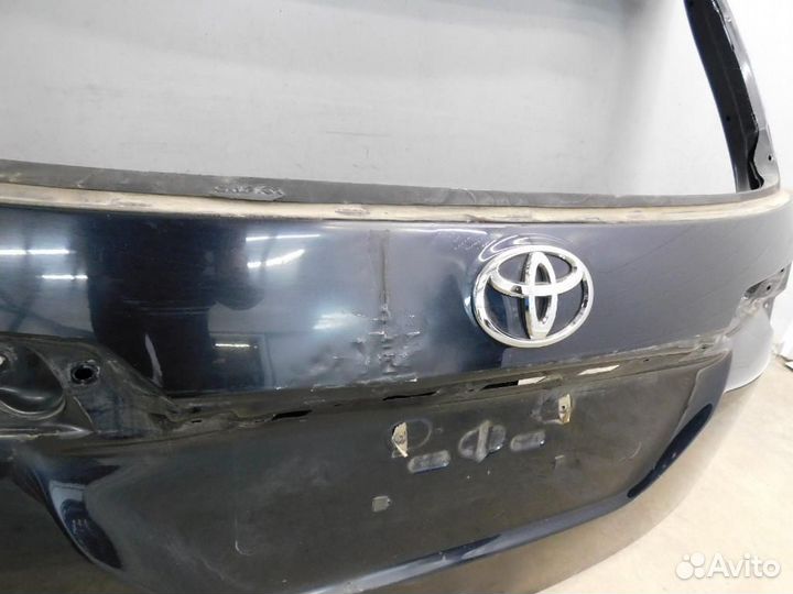 Дверь багажника Toyota Fortuner