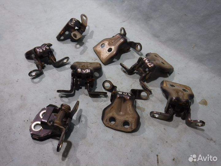 Петля двери левая правая Ford Fusion / Форд Фьюжен