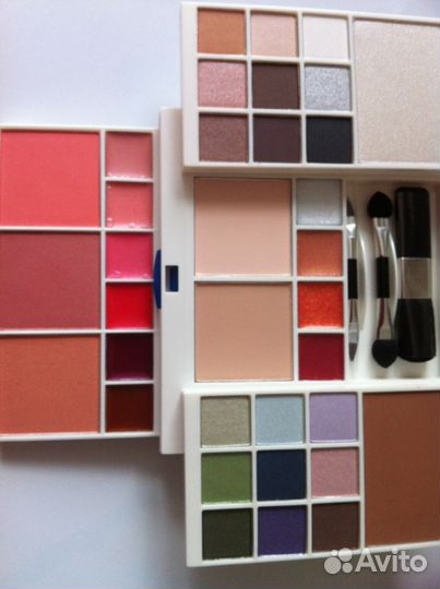 Палитра косметики Шведского модного дома L. A. sth