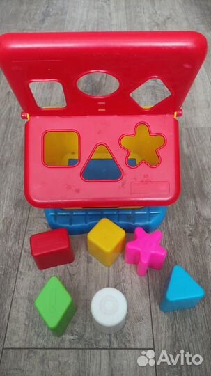 Детские игрушки б/у (домик, ксилофон, машинки)
