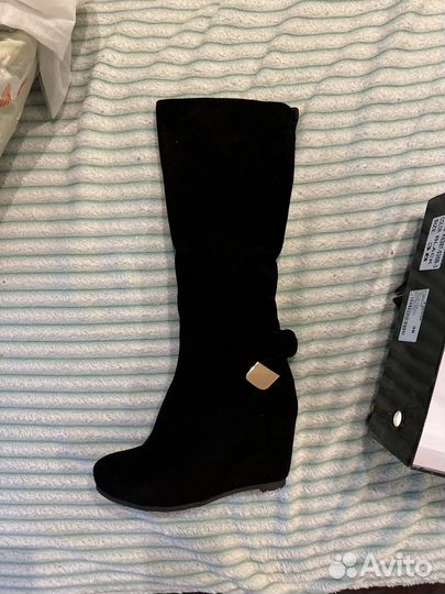 Новые замшевые сапожки, 38 размер