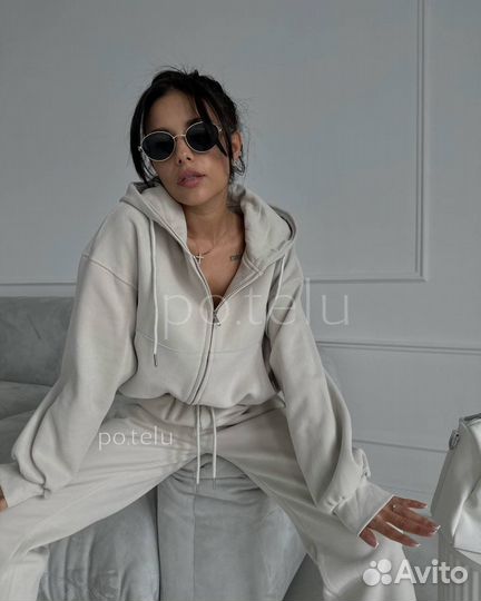 Спортивный костюм женский