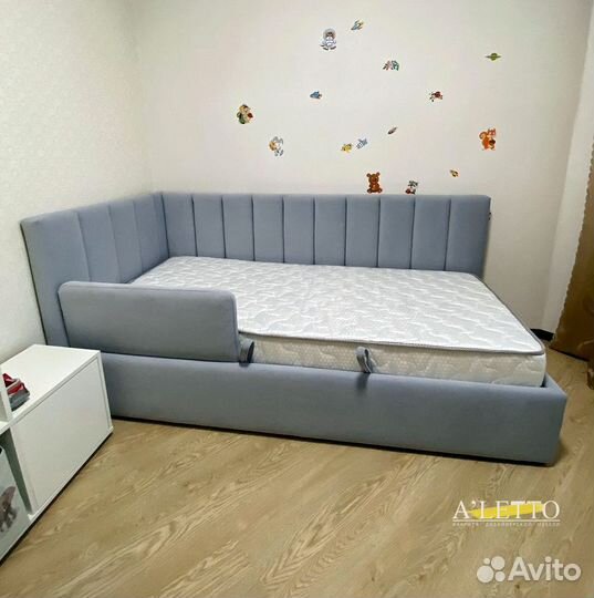 Детская кровать с мягкими бортиками