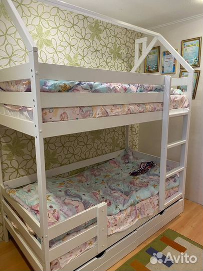 Двухъярусная кровать Новая