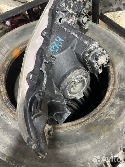 Suzuki SX-4 Фара передняя левая