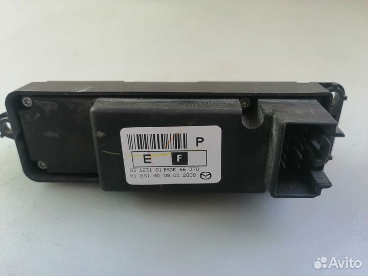 Кнопка стеклоподъемника Mazda 3 BK