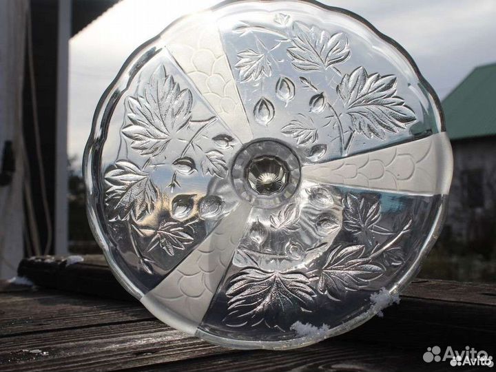 Ваза на ножке редкий рисунок крыжовник