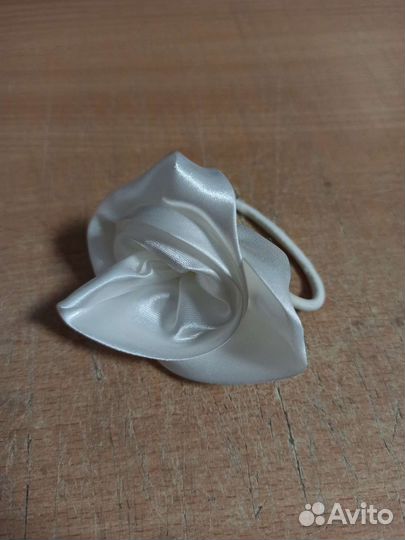 Резинка для волос бант