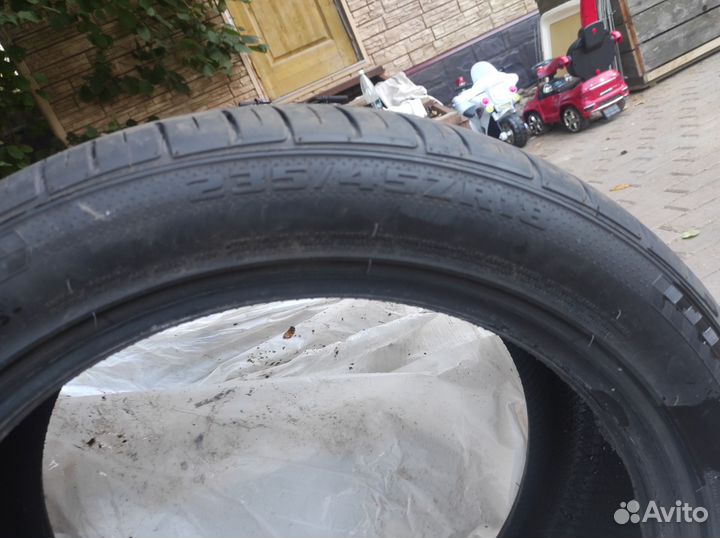 Kapsen Headking S2000 235/45 R18