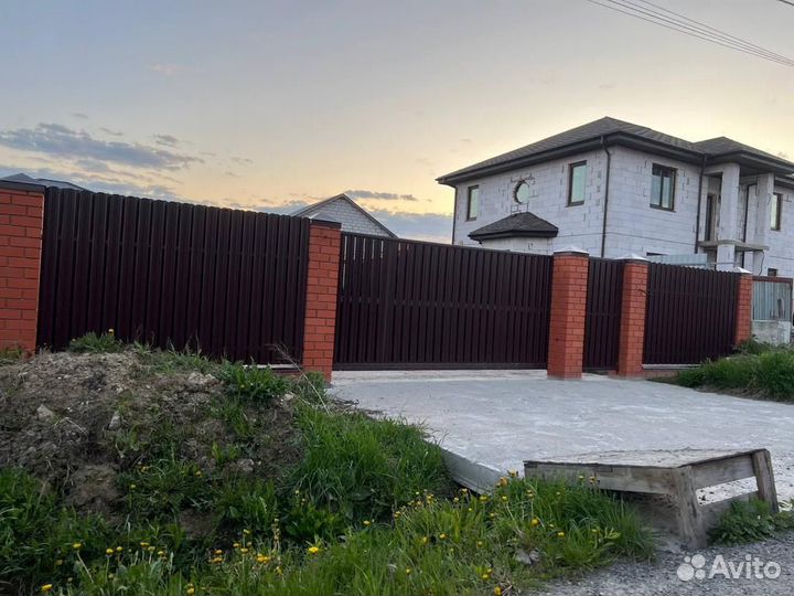 Заборы из профнастила