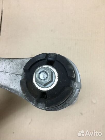 Рычаг передний верхний левый Mercedes w211