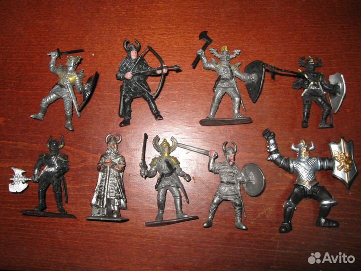 Солдатики, рыцари, индейцы, ковбои, пираты, гномы