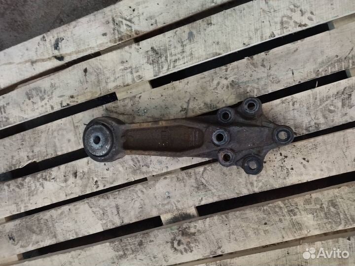 Кронштейн (крепление) DAF XF 105 2008 1303846