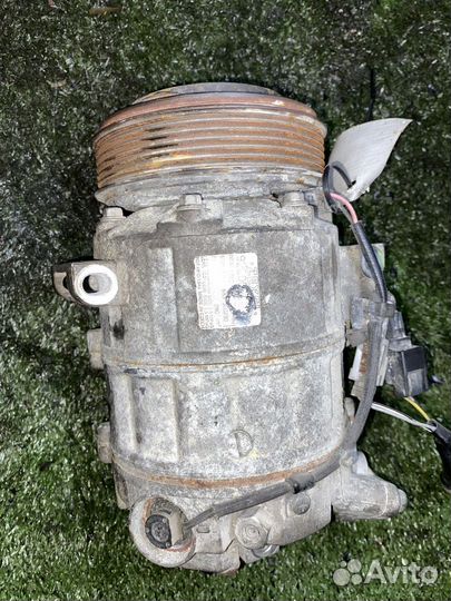 Компрессор кондиционера MR20DE Nissan Serena NC25