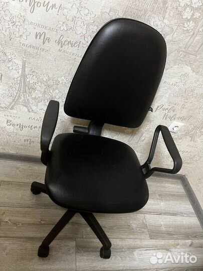 Компьютерное кресло