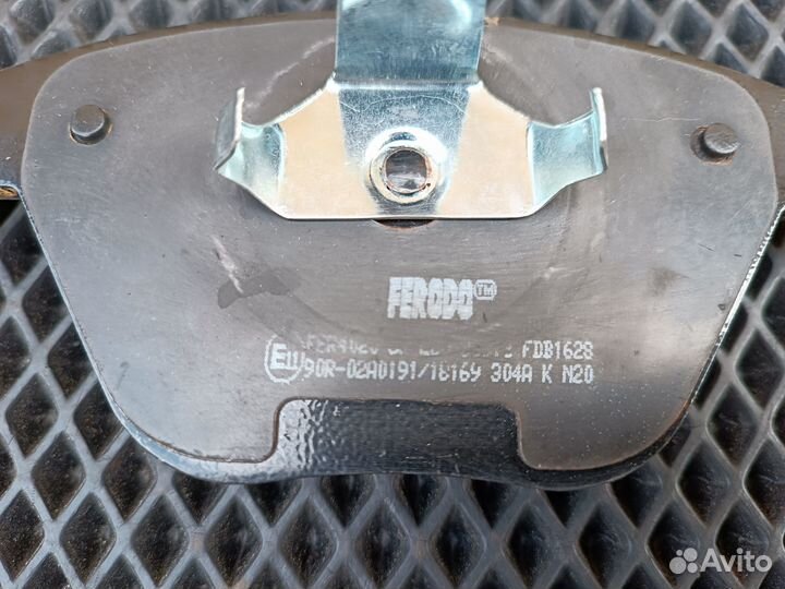 Передние тормозные колодки BMW E90 E60 E65