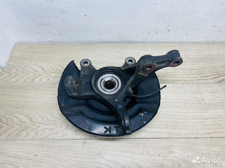 Кулак передний правый Honda CR-V 3 RE