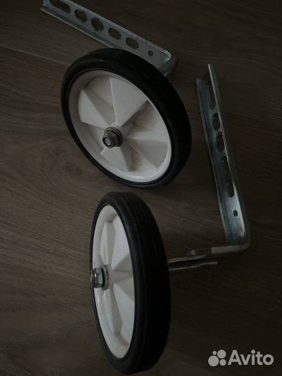 Дополнительные колеса для детского велосипеда