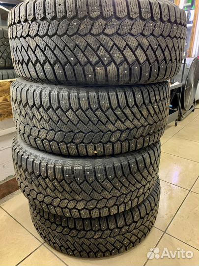Gislaved Nord Frost 200 SUV 235/55 R17