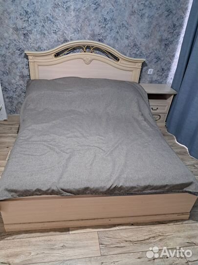 Кровать двухспальная