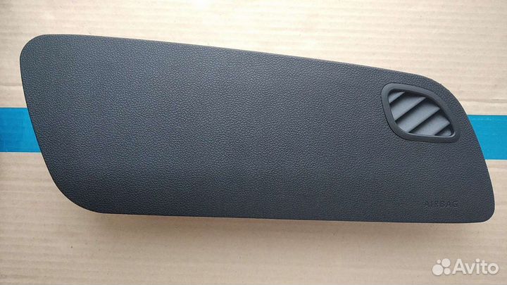 Подушка безопасности в торпедо Volkswagen Polo