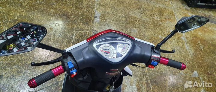 Скутер X-motors Corsa