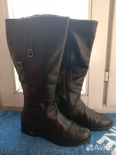 Новые кожаные сапоги 38